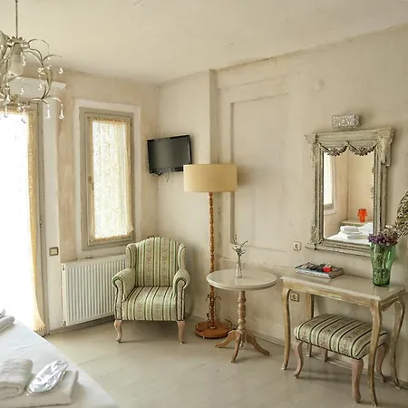 Cunda Battalos Kucuk Hotel 2*